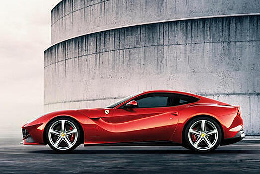 В Сети рассекретили «заряженное» купе Ferrari F12berlinetta
