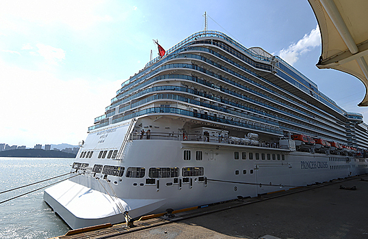 В Австралии пришвартовался круизный лайнер с 800 зараженными COVID