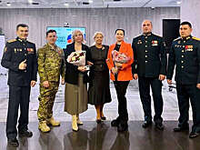 Ветераны СВО, художники и сотрудники ВЭБ.РФ создали портреты героев поколений