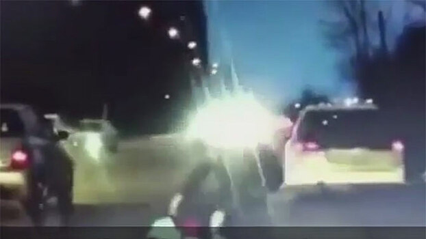 В Благовещенске автомобиль сбил двух школьниц: видео