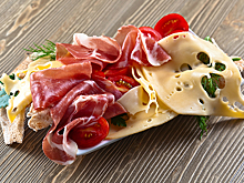 Уничтожать санкционные продукты - неправильно и безнравственно