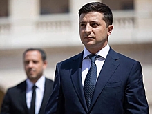 Зеленский подал в суд на художника