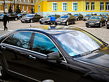 Рассекречен роскошный автопарк российских чиновников