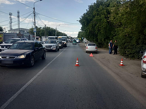 Два ребенка попали под колеса автомобилей в Омске