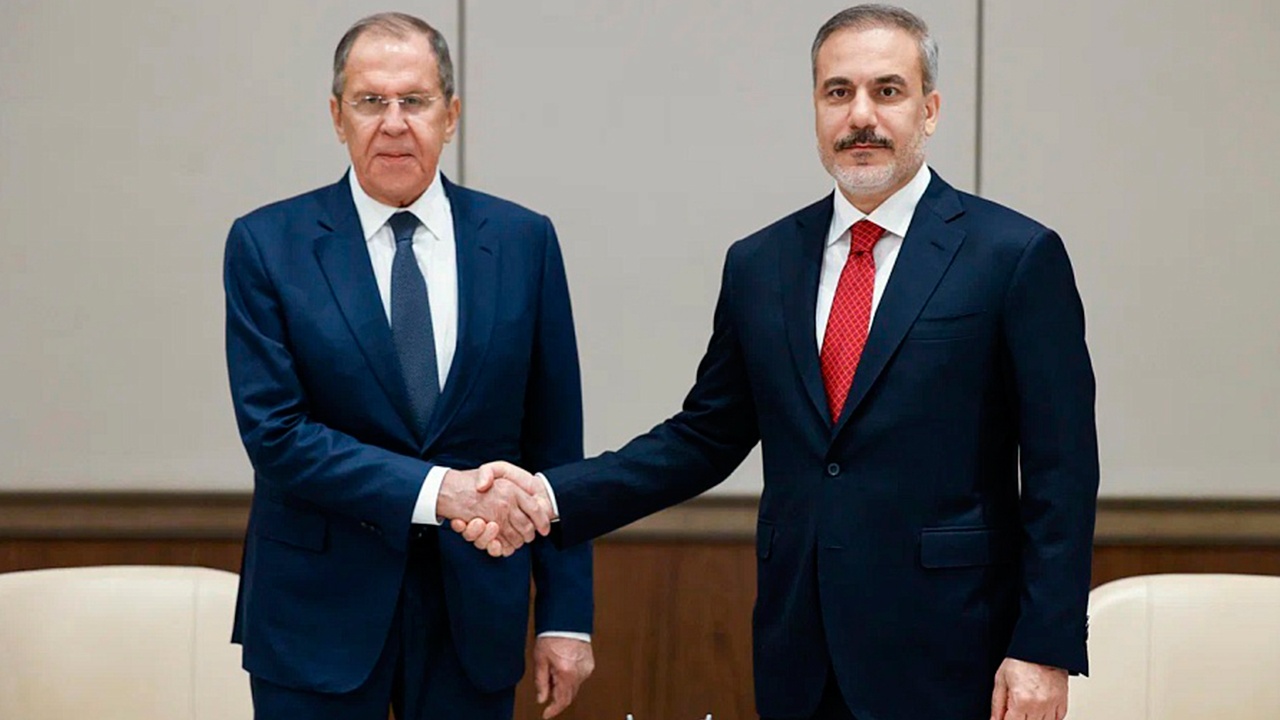 Лавров и Фидан обсудили защиту газопроводов от атак Киева