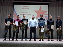 Выселковским призывникам организовали торжественные проводы в армию (фоторепортаж)