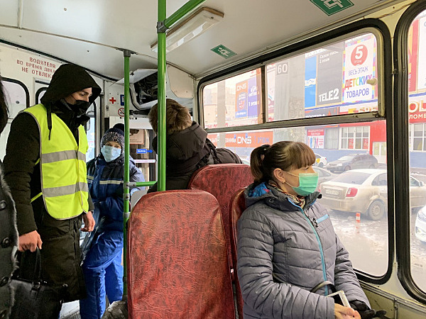 В Самаре на пассажиров общественного транспорта без масок составили 131 протокол