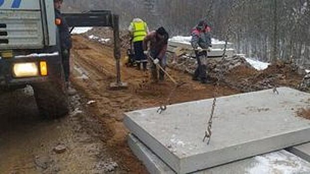          На дороге Даровской – Опарино восстановили и заменили более 800 железобетонных плит       