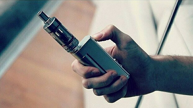 Александр Соколов предложил запретить торговлю вейпами