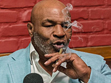 Майк Тайсон о поединке Спенс-Кроуфорд: «Он тебя попросту переедет!»