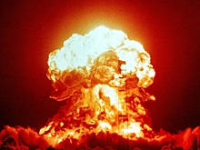 За что Трамп полюбил атомную бомбу и сможет ли теперь жить без нее