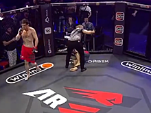 Американский Bloody Elbow об эпизоде в российском бойцовском промоушне: чрезвычайно странный перл