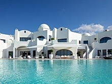 Атмосфера Санторини в Абу-Даби. Новый курорт Anantara Santorini Abu Dhabi открылся природном заповеднике между Дубаем и Абу-Даби