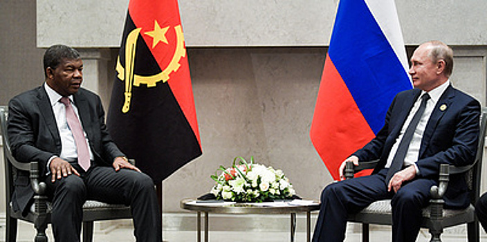 Российско-ангольские отношения. Максимально коротко (230 слов)