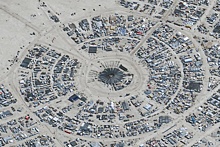 Десятки тысяч гостей фестиваля Burning Man застряли в пустыне из-за дождей