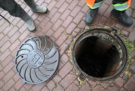 Двух российских детей нашли без признаков жизни в канализационном коллекторе