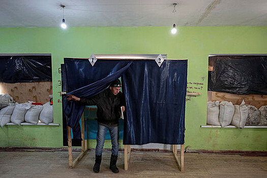 "Страна.ua": Украина активно готовится к выборам, несмотря на военное положение