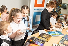 Нескольким детским библиотекам Омска при поддержке ОНПЗ будет передана коллекция книг с технологиями ...