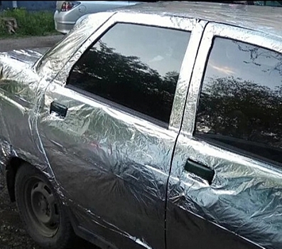 Житель Магнитогорска оклеил свою "Ладу" фольгой и стал героем социальных сетей