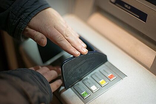 Эксперт рассказал об опасности оплаты кредита через банкомат