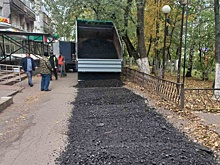 Дорогу по проспекту Гагарина в Приокском районе отсыпали асфальтной крошкой