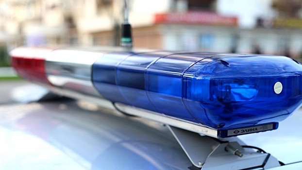 В Вологде девушка создала аварийную ситуацию, тренируясь в вождении автомобиля на стоянке ТЦ