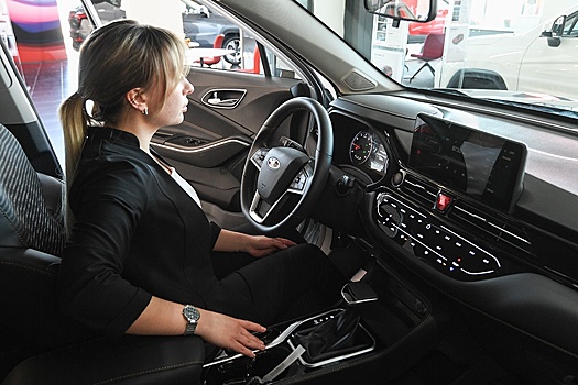 Прошло исследование: АЕБ дала прогноз по продажам новых авто в 2025 году в РФ