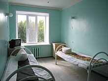 Родственники нашли тело пожилого красноярца выпавшего из окна спустя 12 часов