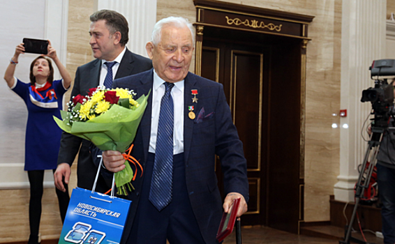 100-летний юбилей Героя Советского Союза Дмитрия Бакурова отмечают в Новосибирске