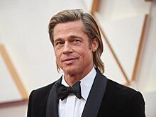 Брэд Питт вышел в свет со своей возлюбленной