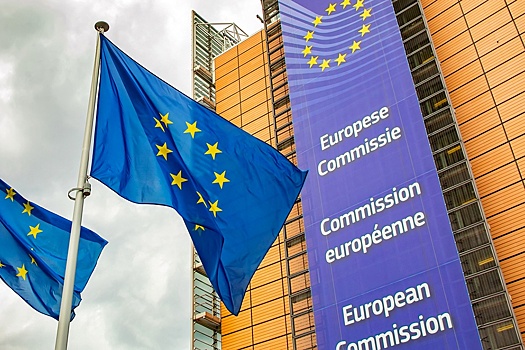 Politico: Еврокомиссия представит "Щит демократии" для борьбы с "дезинформацией"