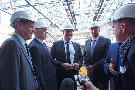 Вице-премьер оценил ход строительства ледовой арены в Новосибирске