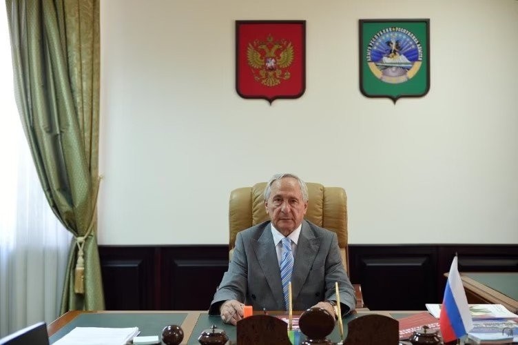 Экс-глава суда Адыгеи может потерять привилегии после решения об изъятии имущества