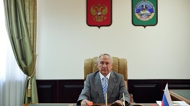 Экс-глава суда Адыгеи может потерять привилегии после решения об изъятии имущества