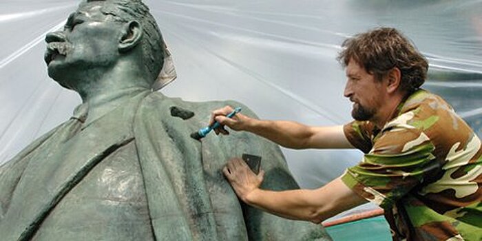 Памятник Горькому вернется на свое историческое место