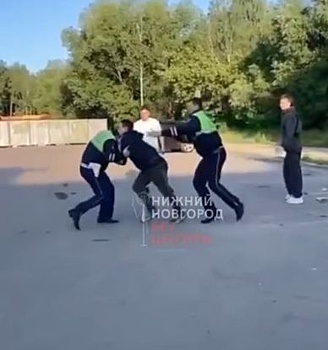 Соцсети: водитель подрался с сотрудниками ДПС в Арзамасе