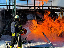 После атаки украинского БПЛА на заправке вспыхнул пожар