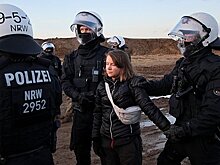 Захарова высмеяла задержание Греты Тунберг в Германии