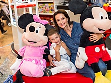 Звездные семьи отпраздновали юбилей Микки Мауса в Москве