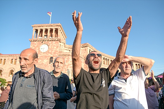 В Ереване возобновились массовые митинги против Пашиняна