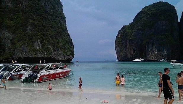 "Мусорный остров" движется к курортам Таиланда