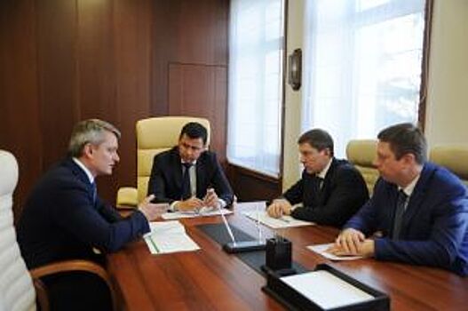 Губернатор Д. Мирнов встретился с управляющим отделением ПАО Сбербанк