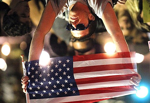 Госдеп США приостановил обработку виз для россиян