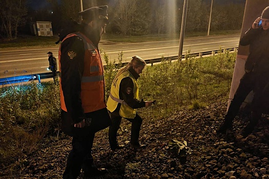 В Казани двое детей попали под электричку