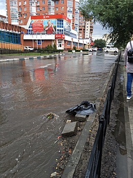 Реконструированный бульвар Мартынова ушёл под воду