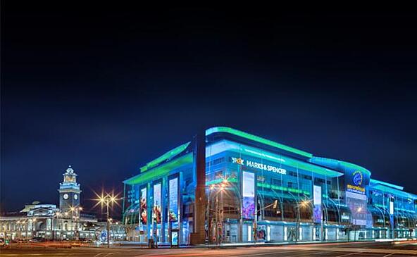 В «Европейском» Года Нисанова и Зараха Илиева открывается первый в России кинотеатр в формате ScreenX