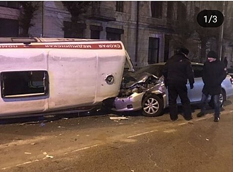 Один пострадавший в ДТП со "скорой" попал в больницу