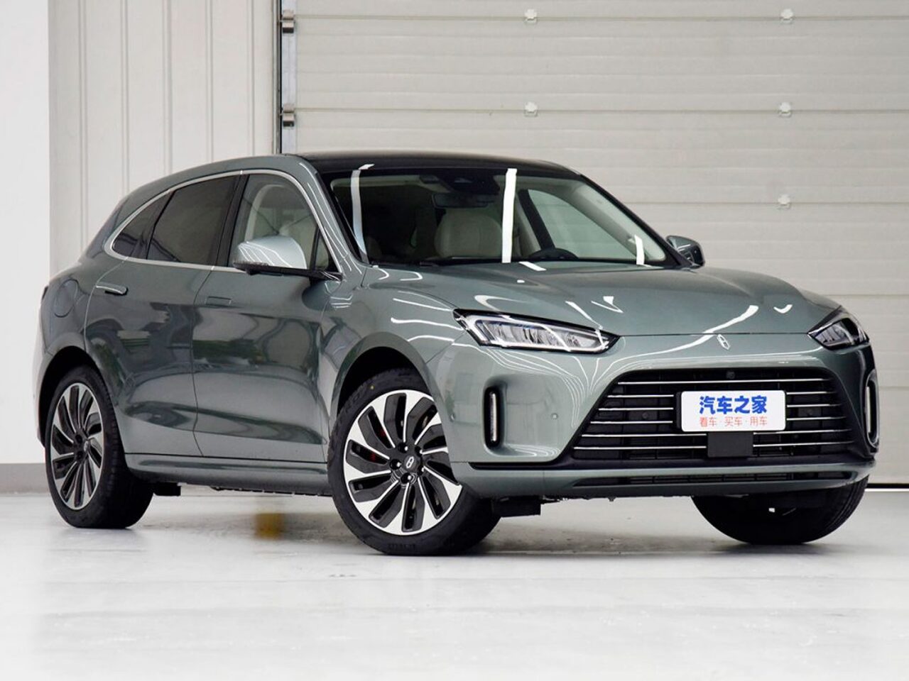 Aito m5 2023. Новый уаз м 5 кроссовер. Машина huawei aito. Машина huawei aito m5. Аито м5 комплектации.