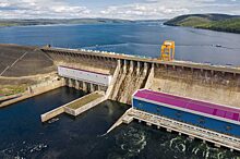 Богучанская ГЭС поддерживает на Ангаре навигационный уровень