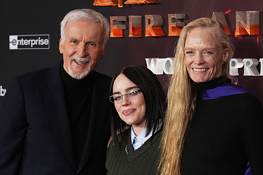 Режиссер «Титаника» сотворил с Билли Айлиш «чего раньше не было»